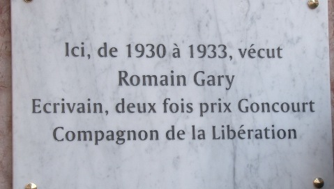 Dévoilement de la plaque Romain Gary